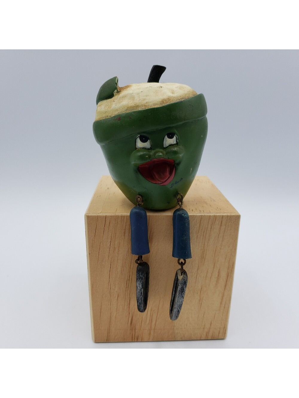 WMG Anthropomorphic Shelf Sitter Peeled Green Apple  2006 Fruit